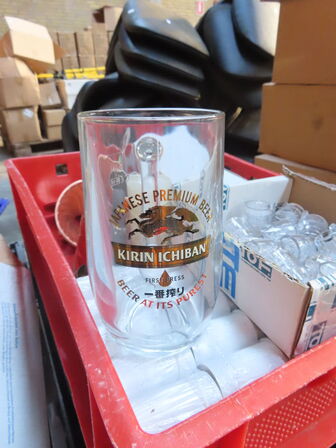 Palle med indhold af diverse bonruller, soyabowls mv.