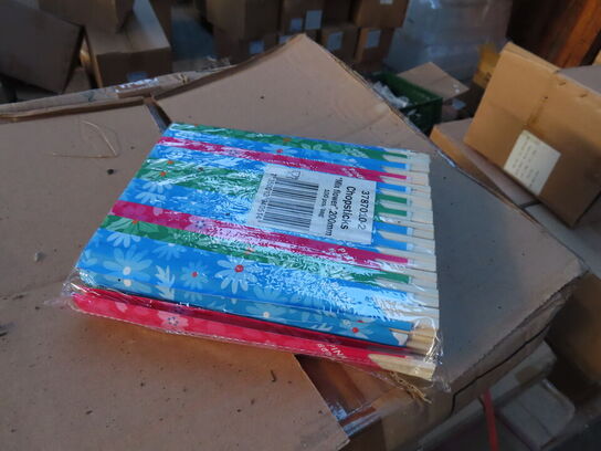 Palle med diverse chopsticks