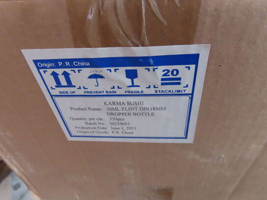 Palle med diverse chopstick og små skåle mv.