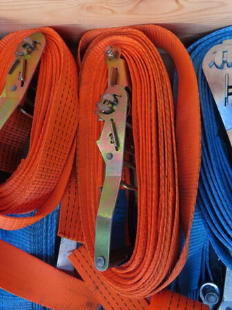 Palle med diverse stropper