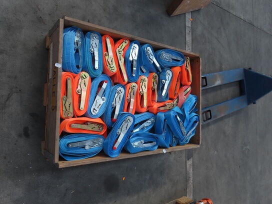 Palle med diverse stropper