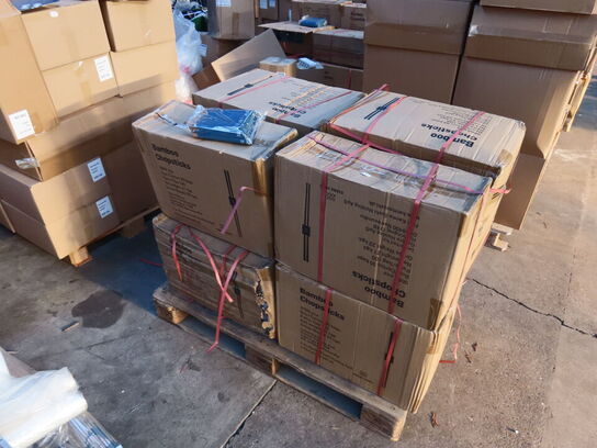 Palle med diverse chopsticks