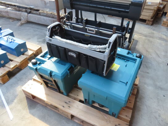 2 stk vandbeholder MAKITA samt 1 stk værktøjskasser RAACO