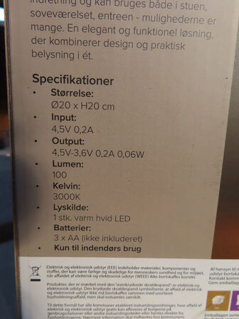 Palle med diverse papirsbordlamper