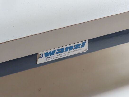 2 stk udstillingsreol