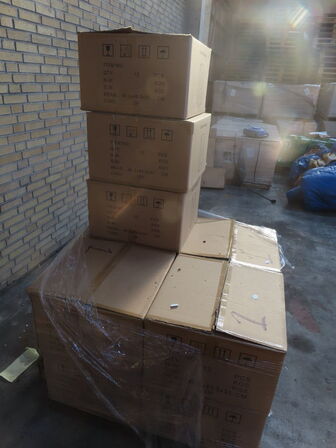 11 kasser med sæbedispensere 