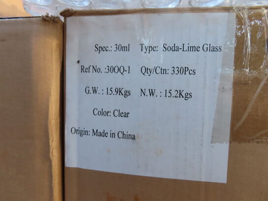 Palle med diverse glasflasker til soya