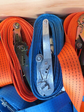 Palle med diverse stropper