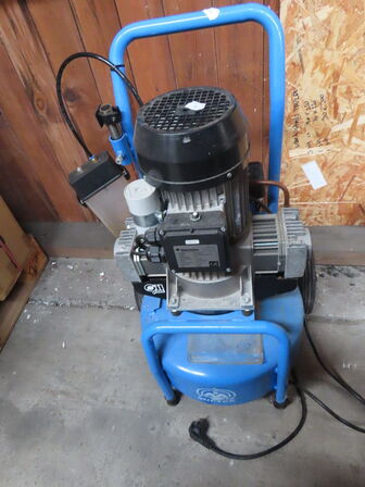 Kompressor  MIL-TEC CS240-24