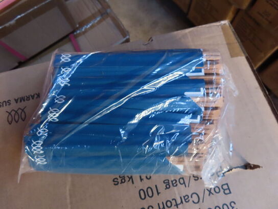 Palle med diverse chopsticks