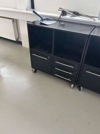 14 stk. Mørkegrå kantinestole