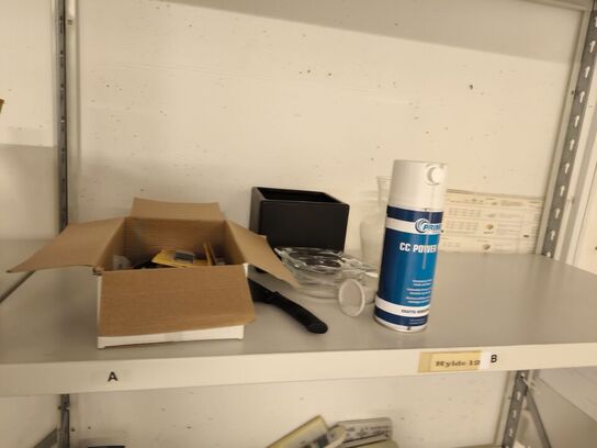 Diverse indhold fra 3 reoler