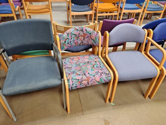 11 stole, assorterede