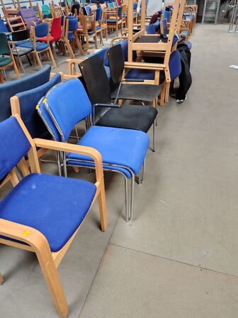 10 stole, assorterede