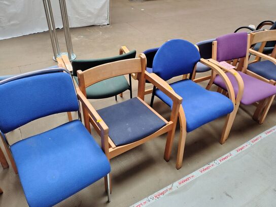 12 stole, assorterede