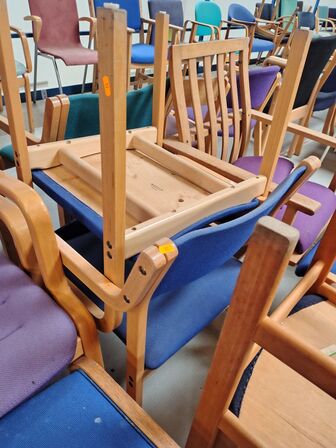 12 stole, assorterede