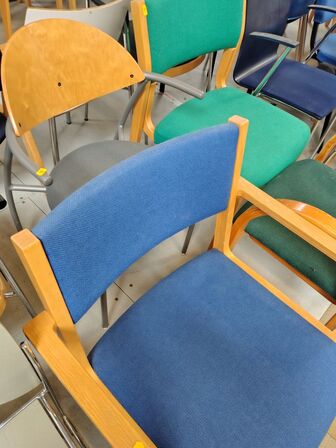 15 stole, assorterede