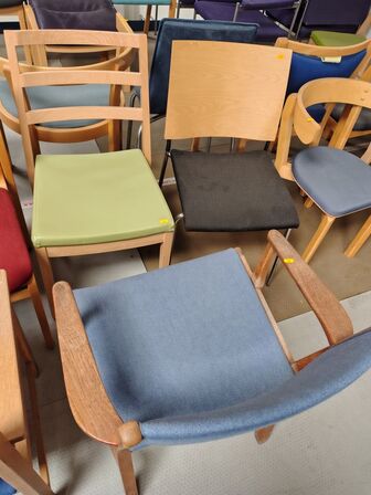 6 stole, assorterede