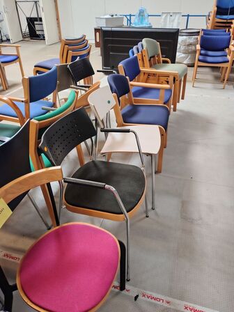 9 stole, assorterede