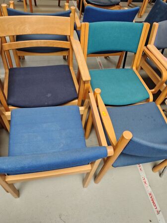 12 stole, assorterede