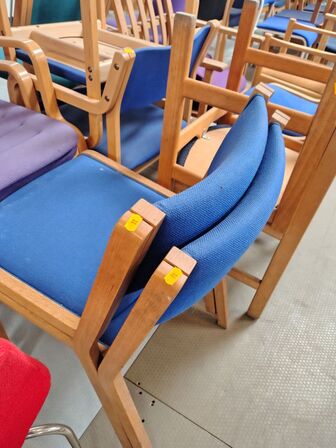 12 stole, assorterede