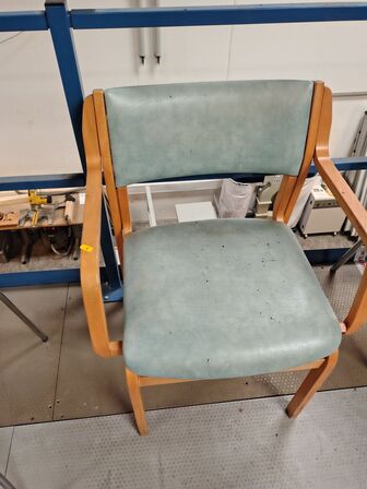 10 stole, assorterede