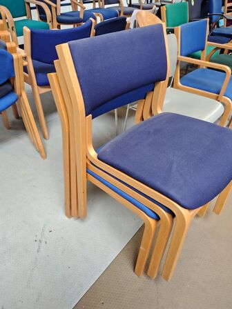 15 stole, assorterede