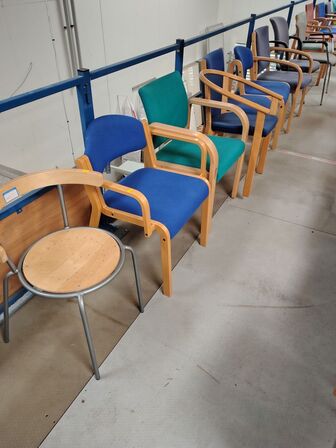 10 stole, assorterede