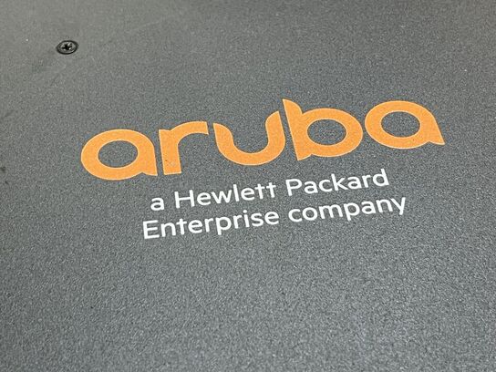 2 stk. Serverudstyr HP/ARUBA  Model: 2540 JL357 A