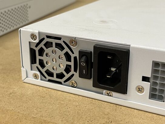 2 Stk. It-Firewall  SOPHOS Model: XG310 Rev2.