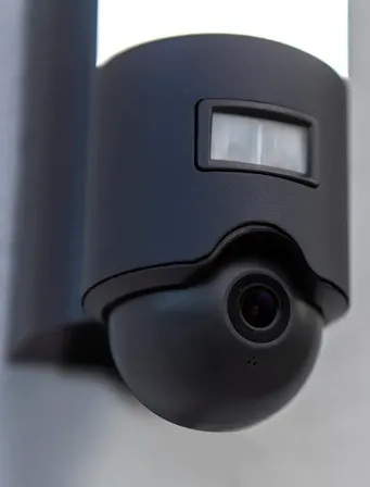 Lutec elara udendørslampe med kamera og led-lys(ubrugt)