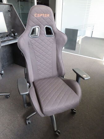 Gamer stol, CEPTER