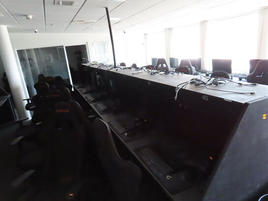 GAMERBORD - KAN FØRST AFHENTES FRA KL. 13:00 og til 15:00