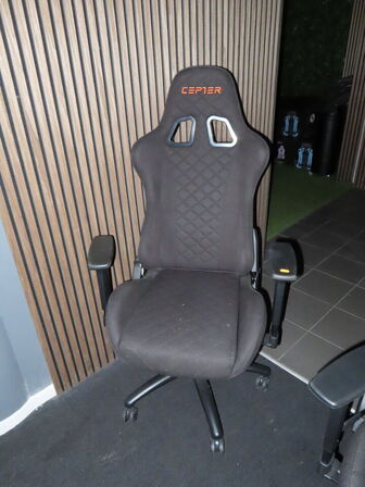 Gamer stol, CEPTER