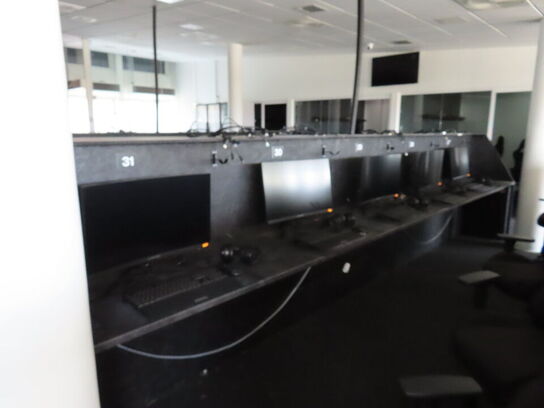 GAMERBORD - KAN FØRST AFHENTES FRA KL. 13:00 og til 15:00