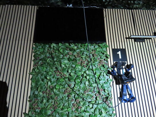 VR sæt, 43"  monitor, VR Headset, HTC VIVE PRO EYE HMD, 2 stk. HTC Controller