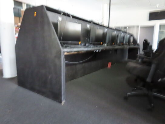 GAMERBORD - KAN FØRST AFHENTES FRA KL. 13:00 og til 15:00