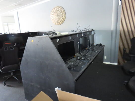 GAMERBORD - KAN FØRST AFHENTES FRA KL. 13:00 og til 15:00