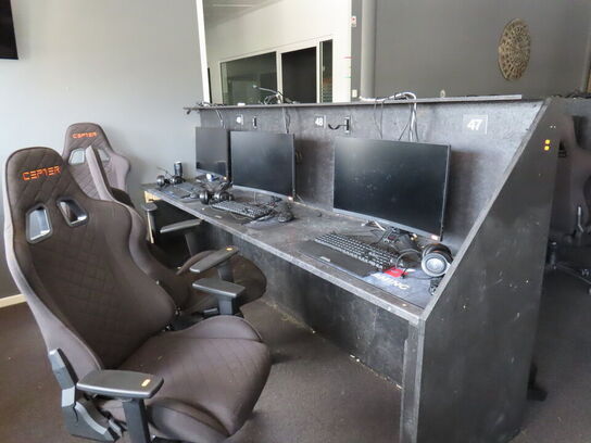 GAMERBORD - KAN FØRST AFHENTES FRA KL. 13:00 og til 15:00