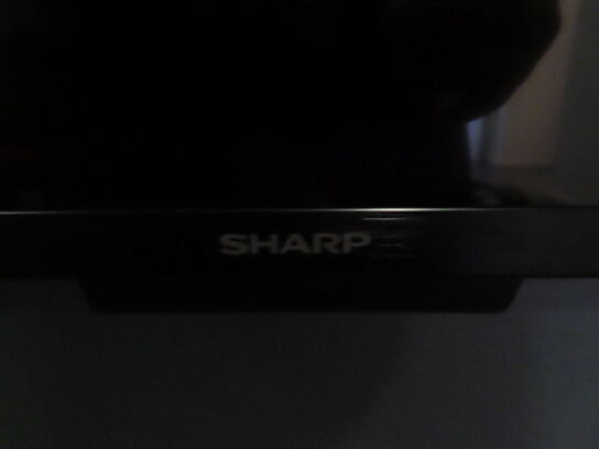 48" SMART TV, SHARP AQUOS med fjernbetjening og vægbeslag