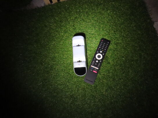 VR sæt, 43"  monitor, VR Headset, HTC VIVE PRO EYE HMD, 2 stk. HTC Controller