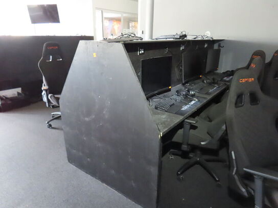 GAMERBORD - KAN FØRST AFHENTES FRA KL. 13:00 og til 15:00