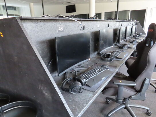 GAMERBORD - KAN FØRST AFHENTES FRA KL. 13:00 og til 15:00