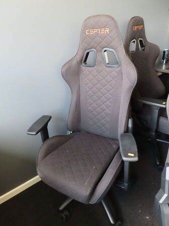 Gamer stol, CEPTER