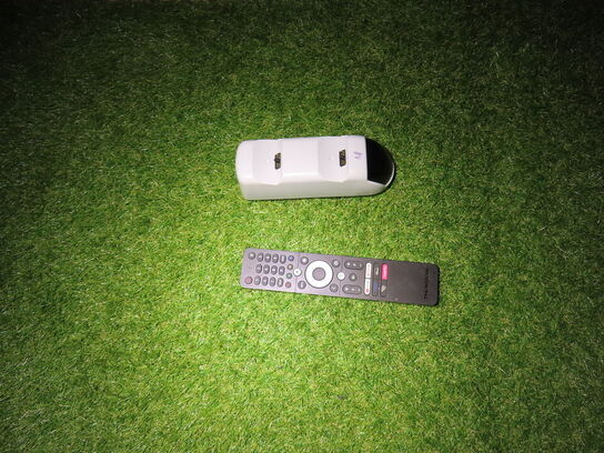 VR sæt, 43"  monitor, VR Headset, HTC VIVE PRO EYE HMD, 2 stk. HTC Controller