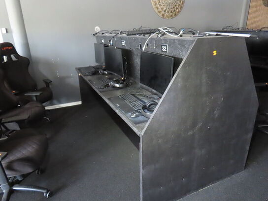 GAMERBORD - KAN FØRST AFHENTES FRA KL. 13:00 og til 15:00