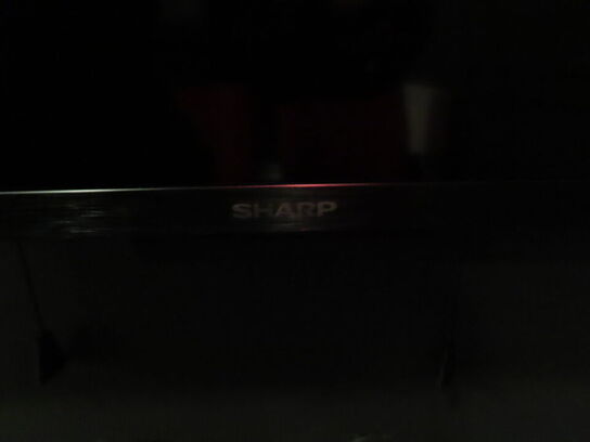 48" SMART TV, SHARP AQUOS med fjernbetjening og vægbeslag