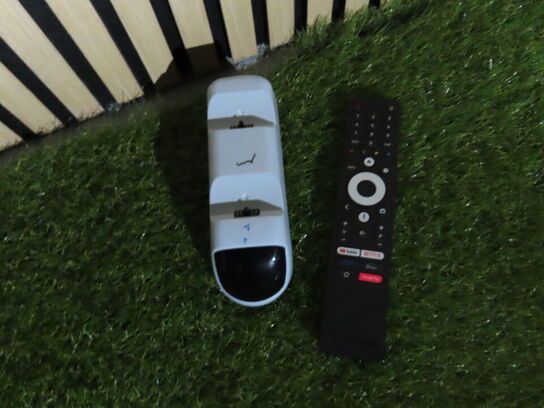 VR sæt, 43"  monitor, VR Headset, HTC VIVE PRO EYE HMD, 2 stk. HTC Controller