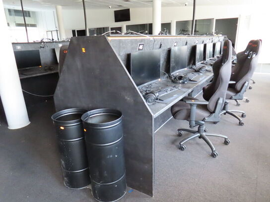 GAMERBORD - KAN FØRST AFHENTES FRA KL. 13:00 og til 15:00