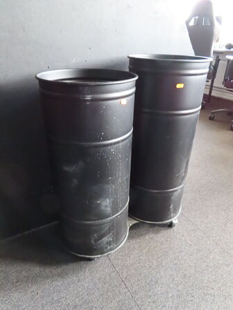 Vogn med 2 stk. papirkurve